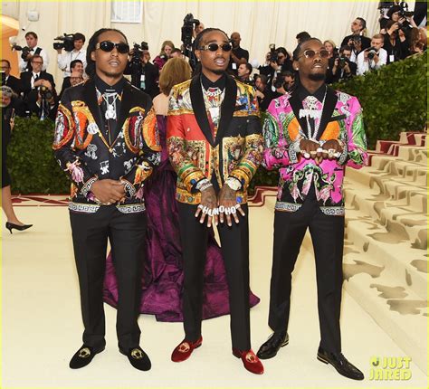 figurante migos versace nom|Migos Wear Matching Versace Suits to the 2018 Met Gala .